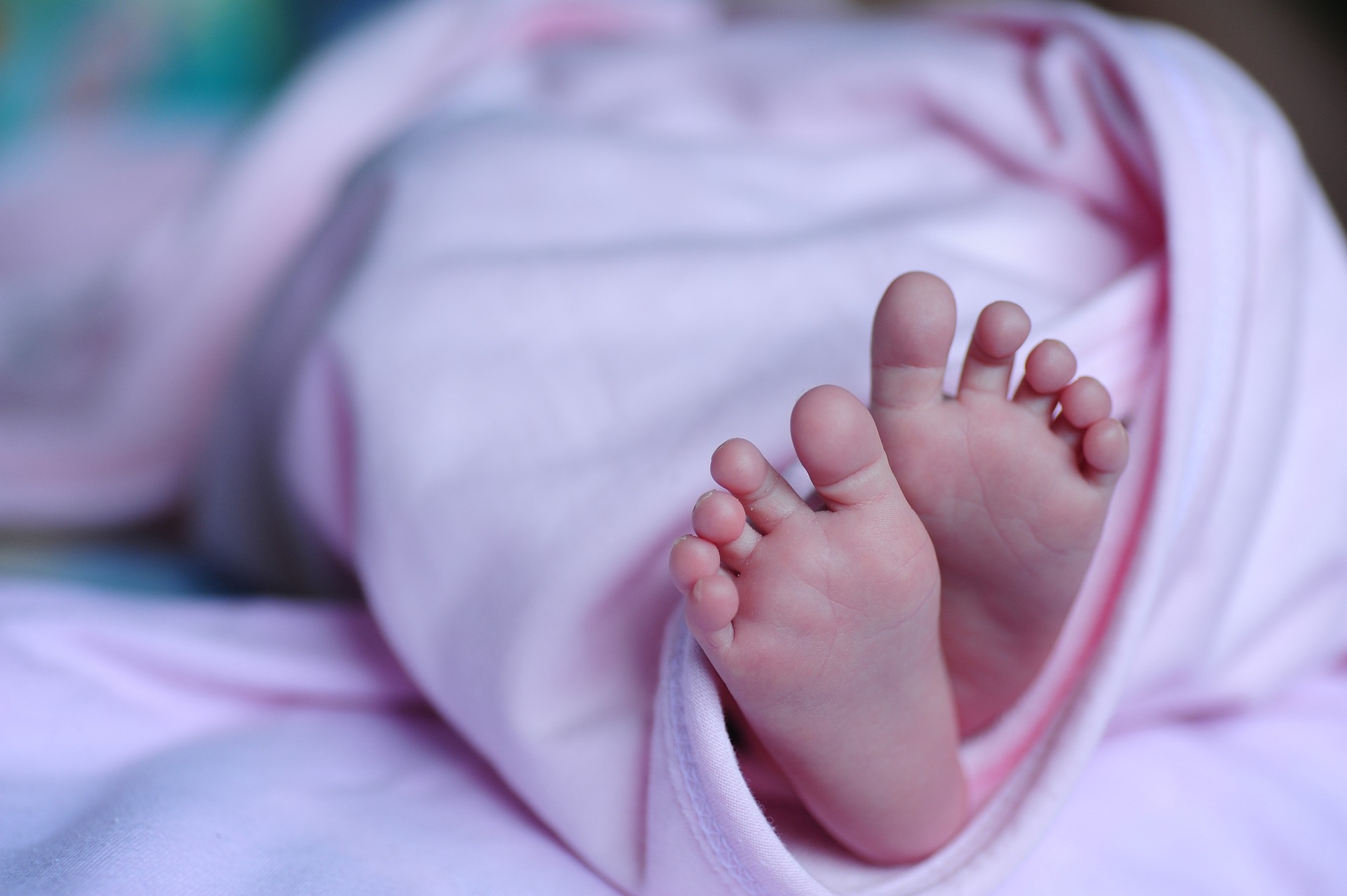 Wyprawka dla noworodka – co powinna zawierać?