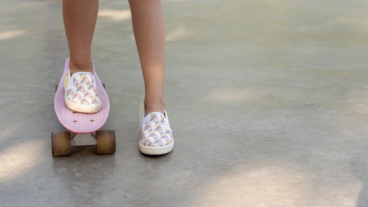 Jak dbać o prawidłowy rozwój stóp u dzieci dzięki odpowiedniemu obuwiu?