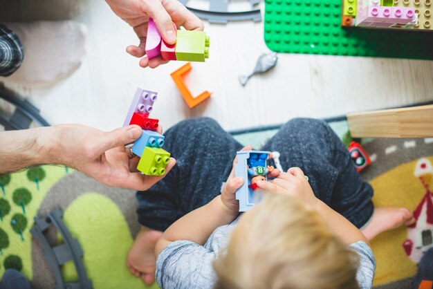 Czy zabawki z elementami do dotykania mogą wspierać rozwój Twojego dziecka?